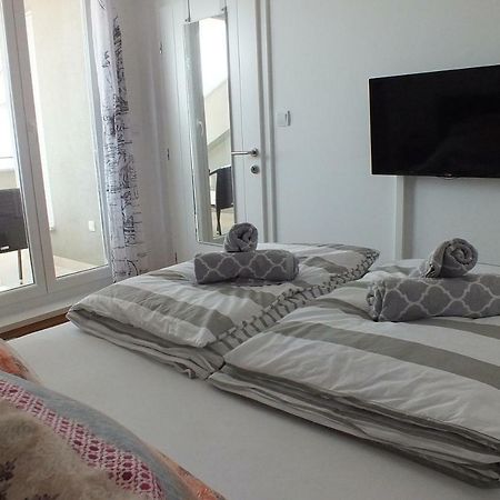 Apartment Silvija Novalja Kültér fotó