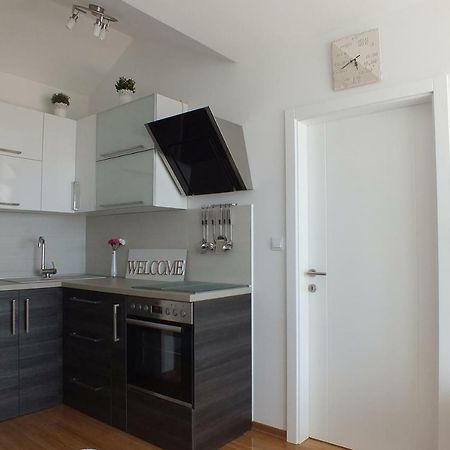 Apartment Silvija Novalja Kültér fotó