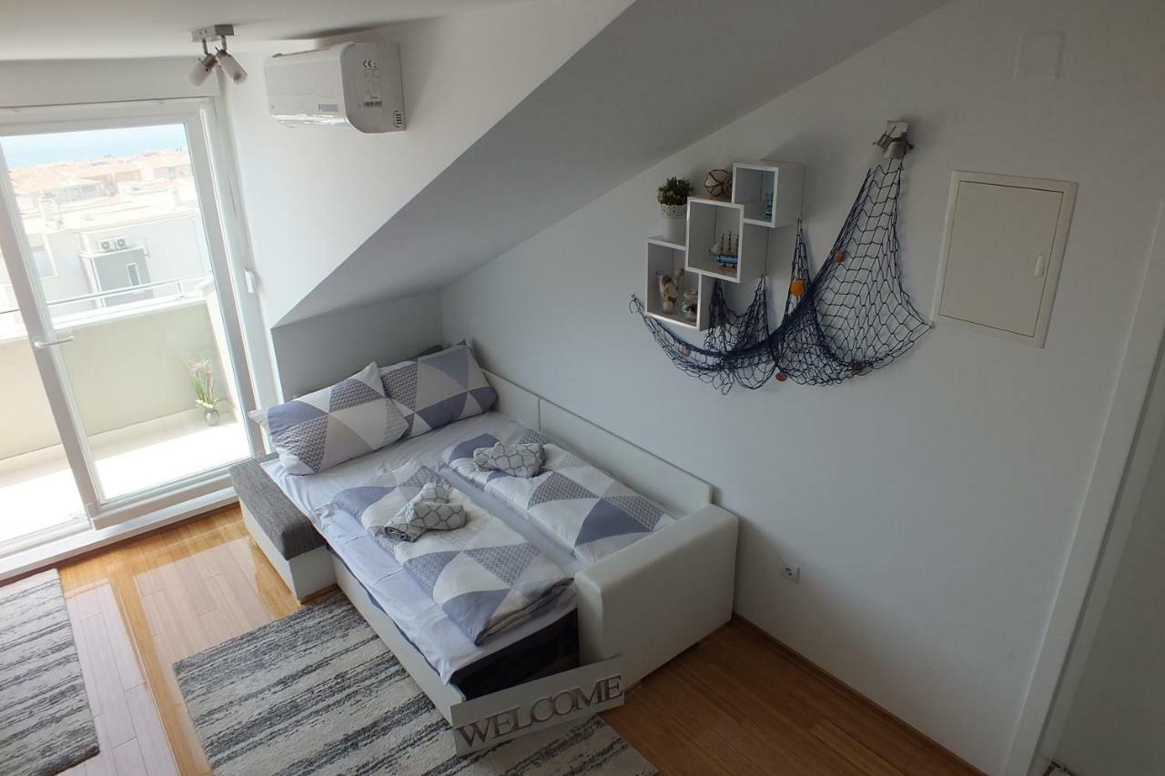 Apartment Silvija Novalja Kültér fotó