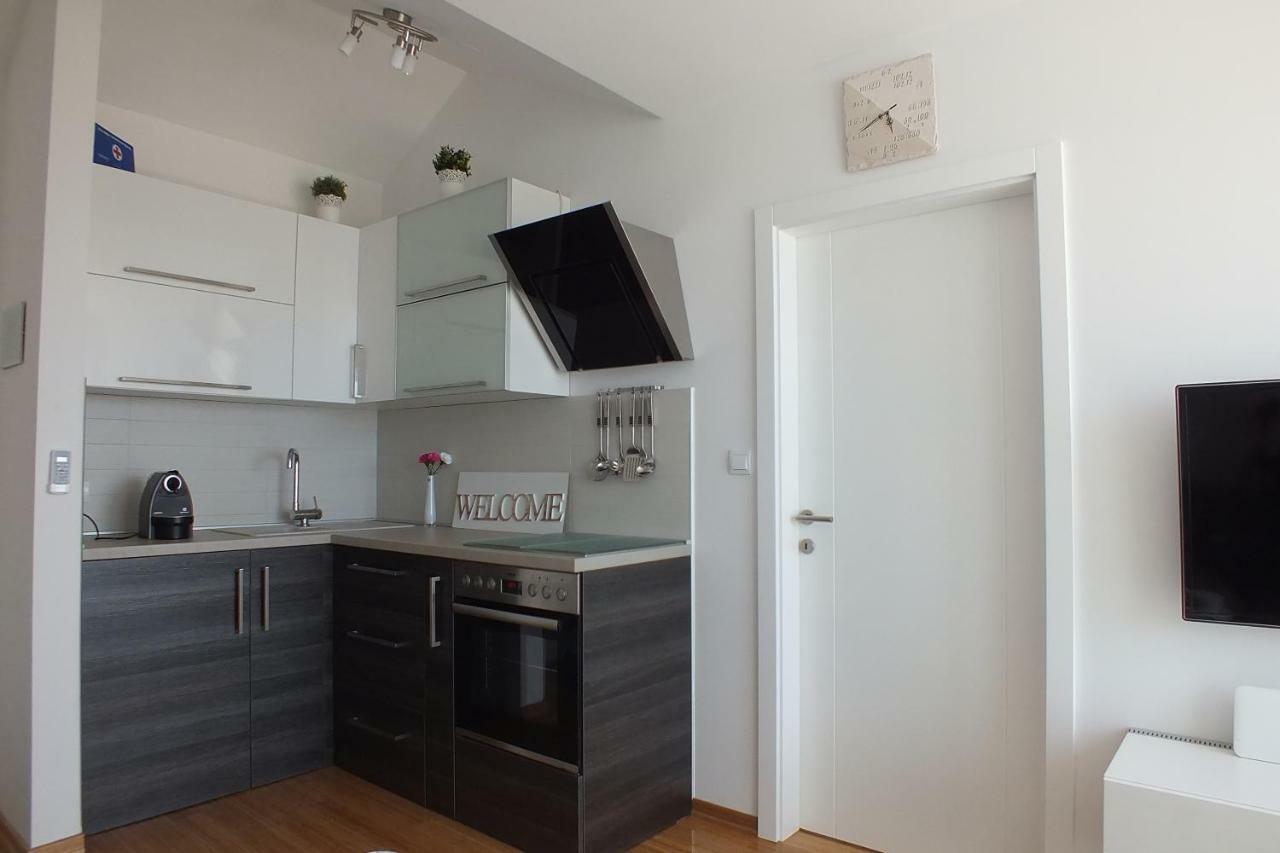 Apartment Silvija Novalja Kültér fotó
